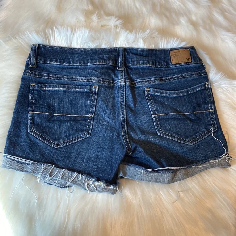 American Eagle Stretch Raw Edge Jean Short - Size 6 - Picture 2 of 7